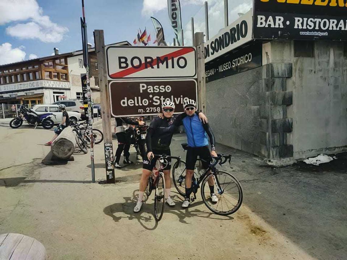 Nowodworski dyżurny na rowerze zdobył kolarskie piekło w Alpach Wschodnich - Passo Dello Stelvio 2758 m n. p. m. Najtrudniejszy podjazd w Europie!