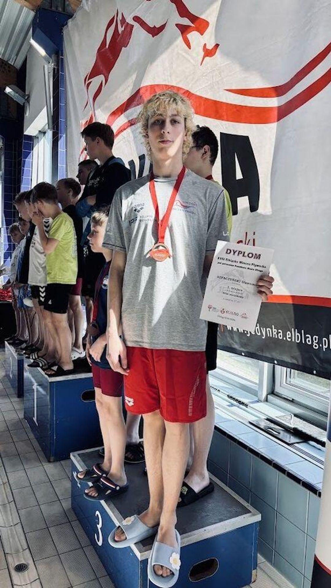 Osiem medali malborskich pływaków MAL WOPR w Elblągu