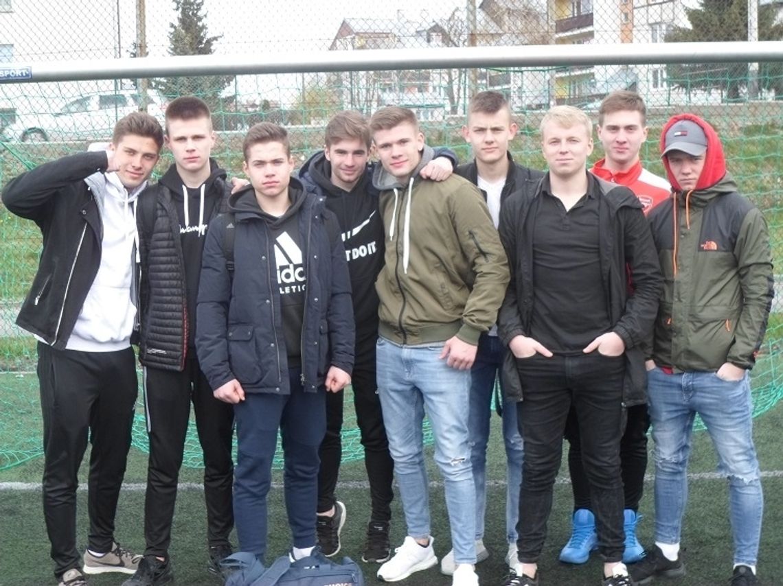 Piłkarska "szóstka" z II LO w Malborku otarła się o finał Mistrzostw Województwa.