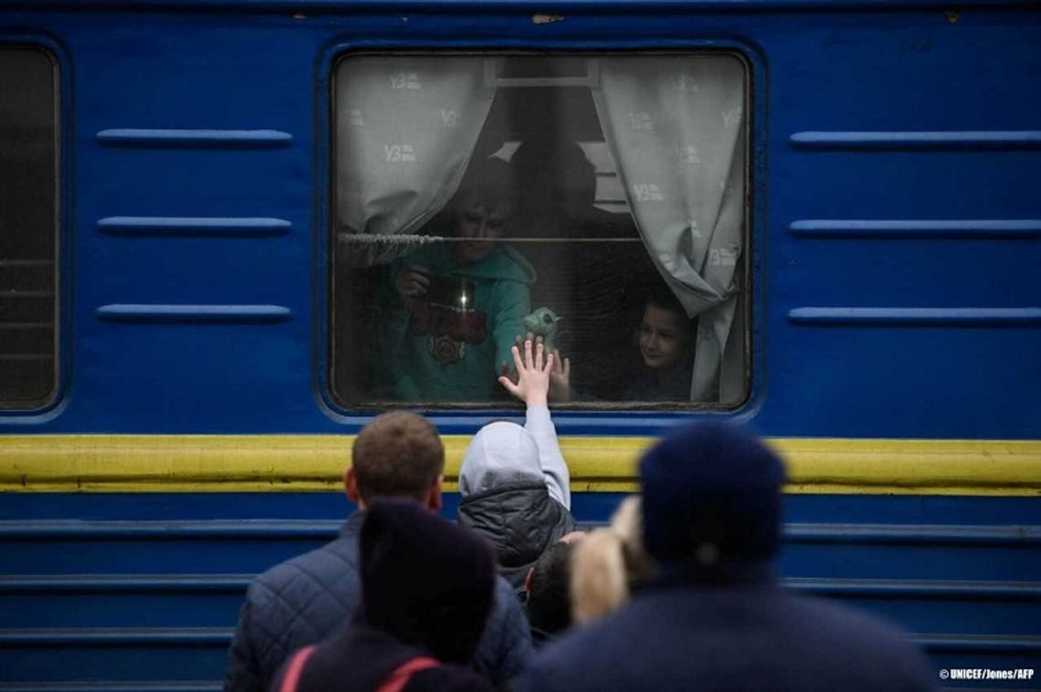 Po stu dniach wojny na Ukrainie 5,2 mln dzieci potrzebuje pomocy humanitarnej 