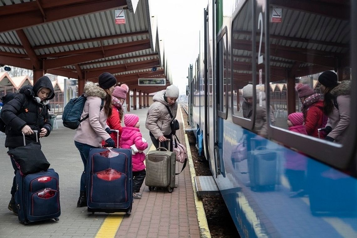 Pociągi POLREGIO przewiozły już ok. 5000 uchodźców, a liczba ta stale rośnie.