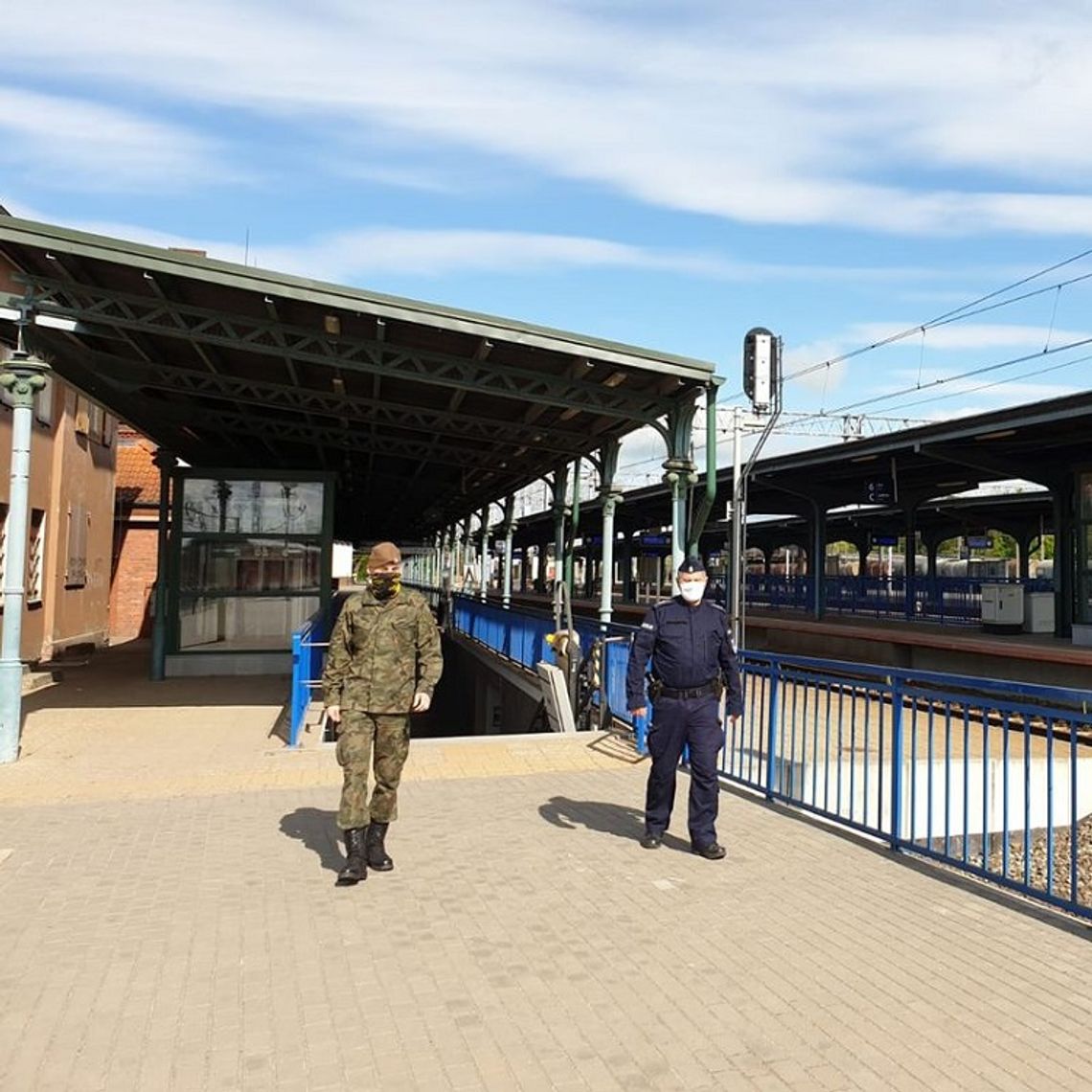 Podczas weekendu malborscy policjanci sporządzili 6 wniosków o ukaranie do sądu za naruszenie obowiązku zakrywania nosa i ust.