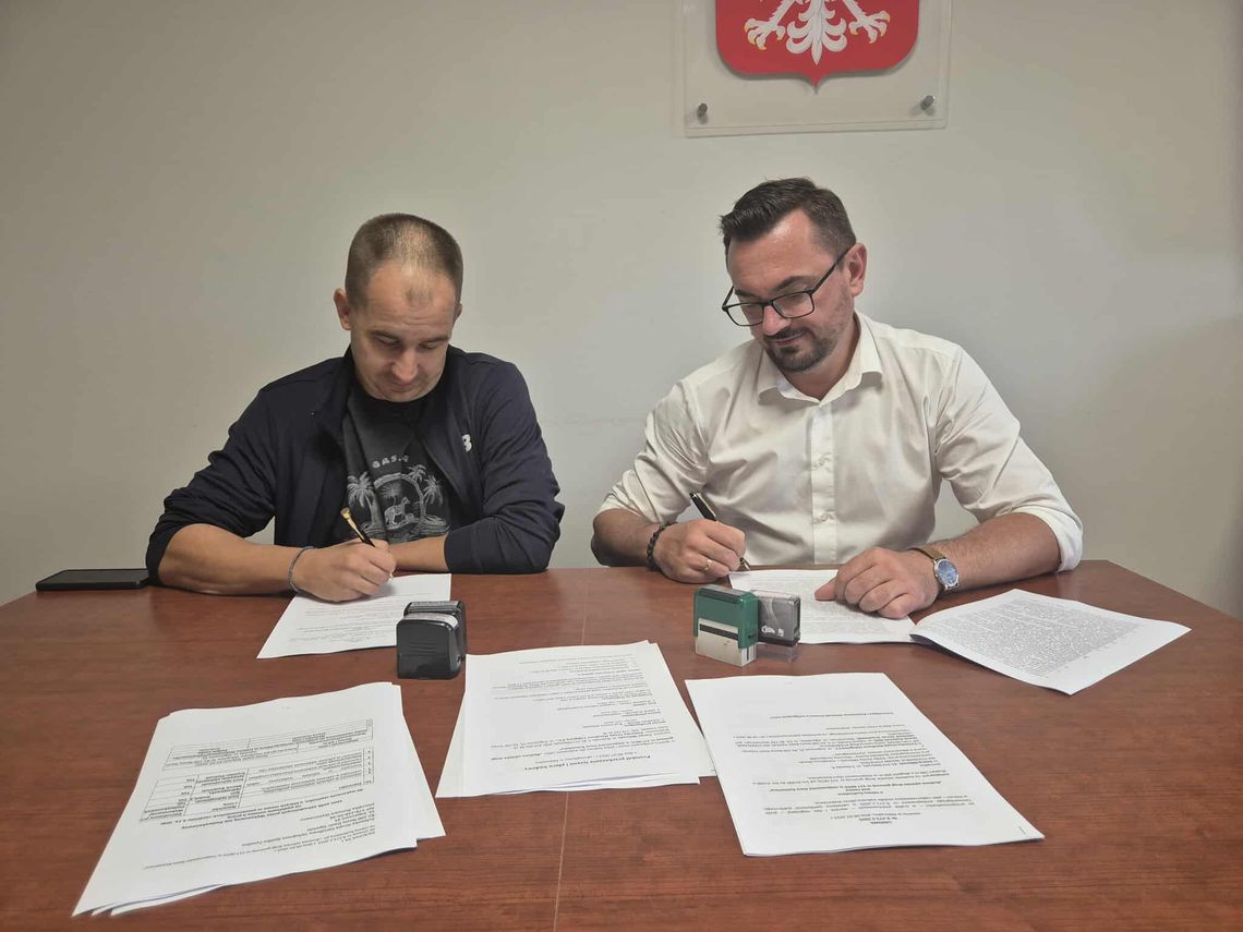 Podpisano umowę na budowę odcinka drogi w Starej Kościelnicy.
