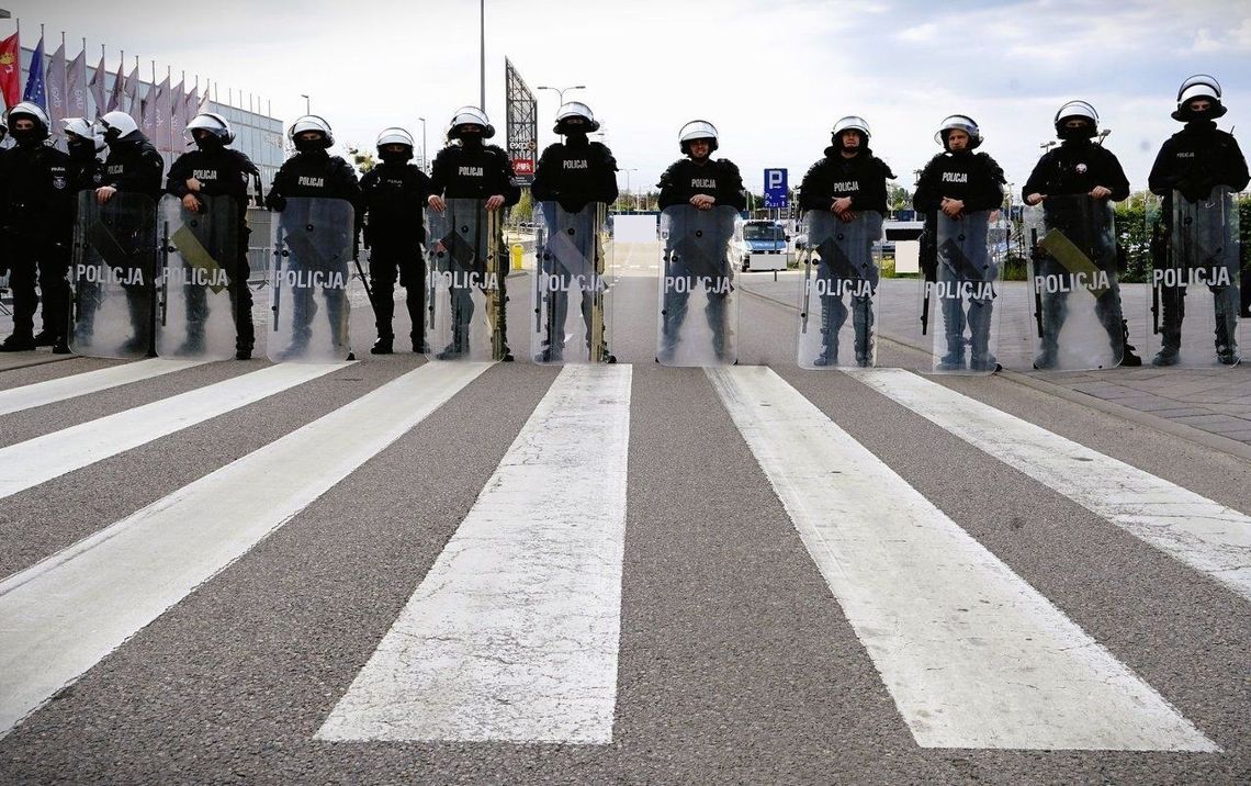 Policjanci przygotowują się do zabezpieczenia Derbów Trójmiasta.