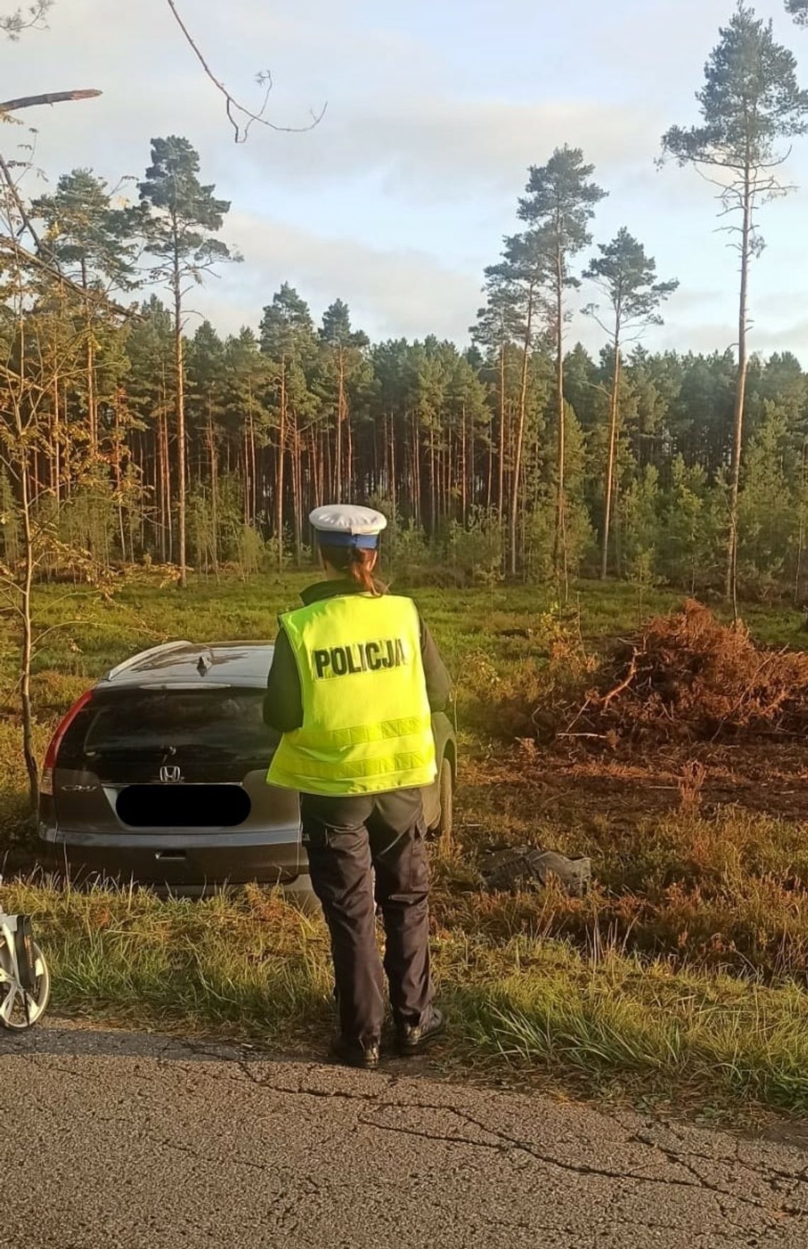 Policjanci wyjaśniają okoliczności wypadku w Uśnicach.