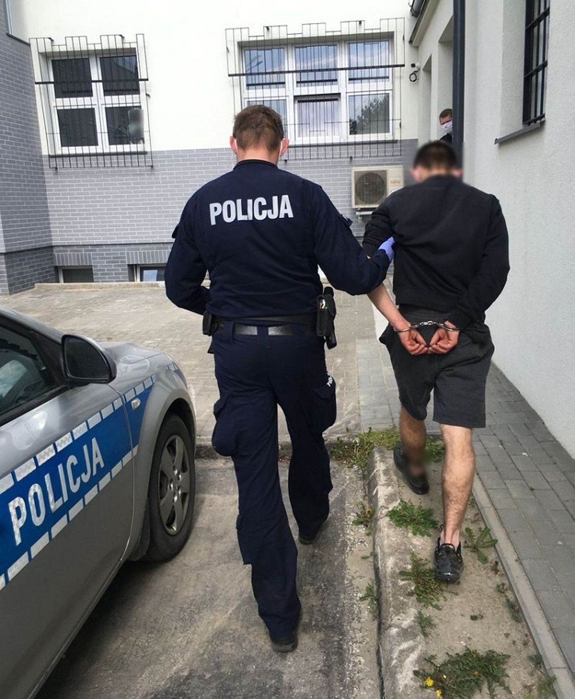 Policjanci ze Starego Pola zabezpieczyli ponad 700 gramów środków odurzających