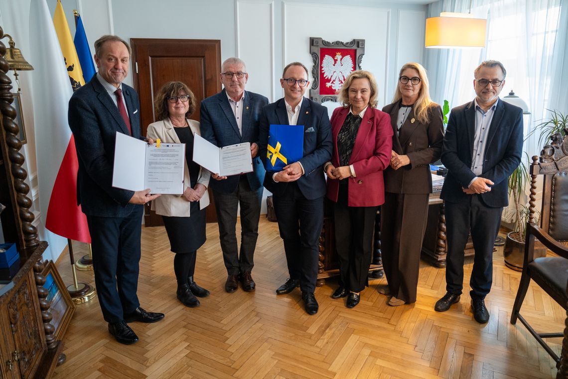 Ponad 1,7 mln zł wsparcia dla Pomorza – nowe inwestycje społeczne i turystyczne z dofinansowaniem UE. Ponad 1,7 mln zł wsparcia dla Pomorza – nowe inwestycje społeczne i turystyczne z dofinansowaniem UE.