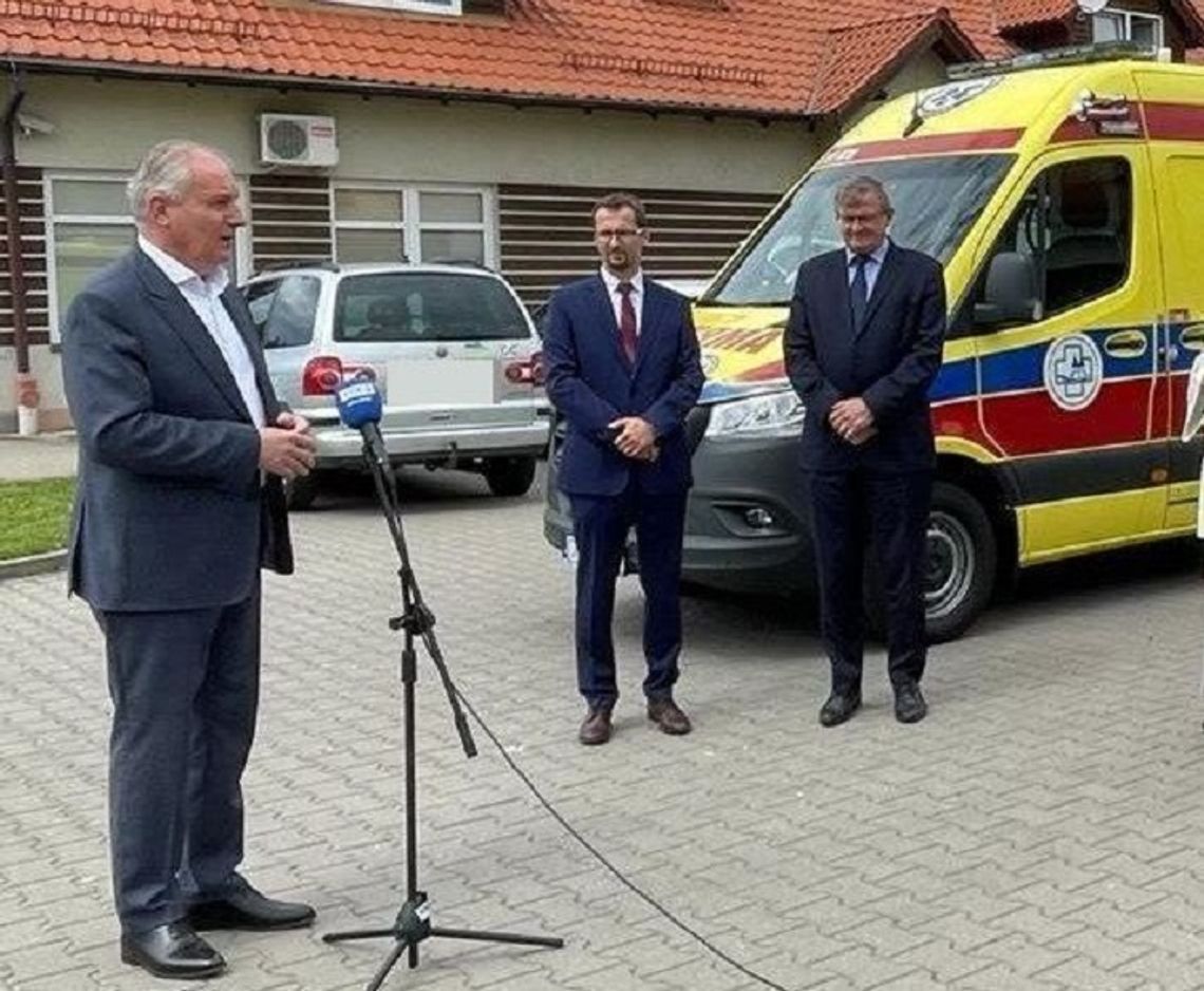 Ponad pięć milionów złotych dotacji dla Powiatowego Centrum Zdrowia w Malborku. Zakupiono między innymi nowy ambulans.