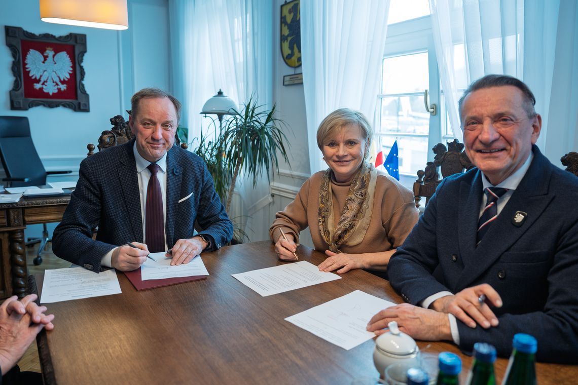 Porozumienie intencyjne w sprawie II etapu rozbudowy drogi wojewódzkiej nr 515 w Dzierzgoniu. Porozumienie intencyjne w sprawie II etapu rozbudowy drogi wojewódzkiej nr 515 w Dzierzgoniu.