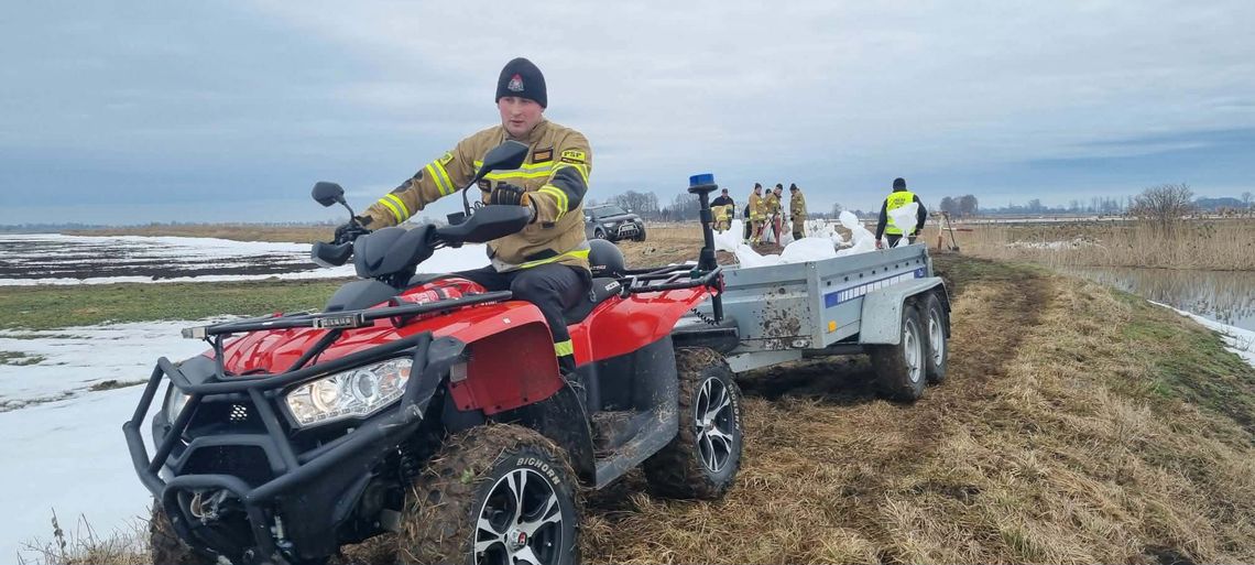 馃帶Pos艂uchaj: 40 interwencji stra偶ak贸w w powiecie malborskim. Zalane piwnice i walka o wa艂y w Mirowie. 馃帶Pos艂uchaj: 40 interwencji stra偶ak贸w w powiecie malborskim. Zalane piwnice i walka o wa艂y w Mirowie.