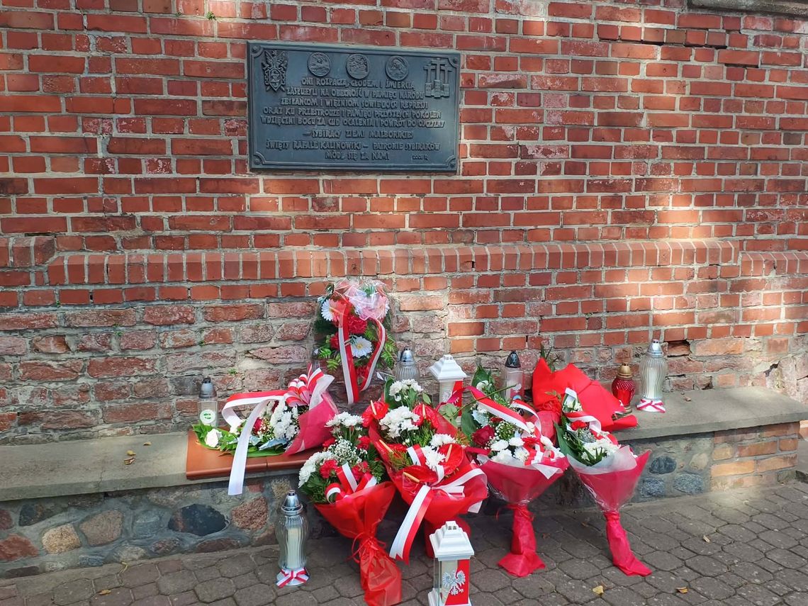 🎧Posłuchaj: 87. rocznica sowieckiej agresji na Polskę. Malbork oddał hołd Sybirakom. 🎧Posłuchaj: 87. rocznica sowieckiej agresji na Polskę. Malbork oddał hołd Sybirakom.