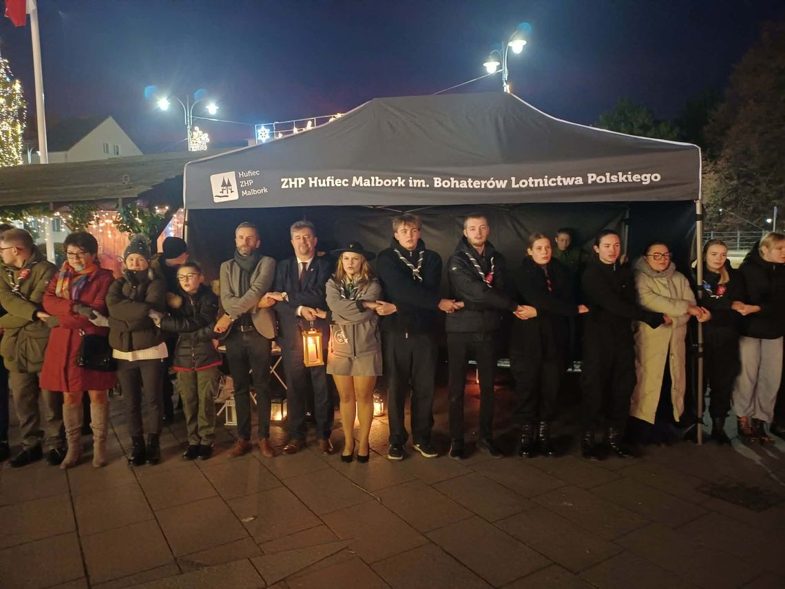 🎧Posłuchaj: Betlejemskie Światło Pokoju trafiło do mieszkańców Malborka. 🎧Posłuchaj: Betlejemskie Światło Pokoju trafiło do mieszkańców Malborka.