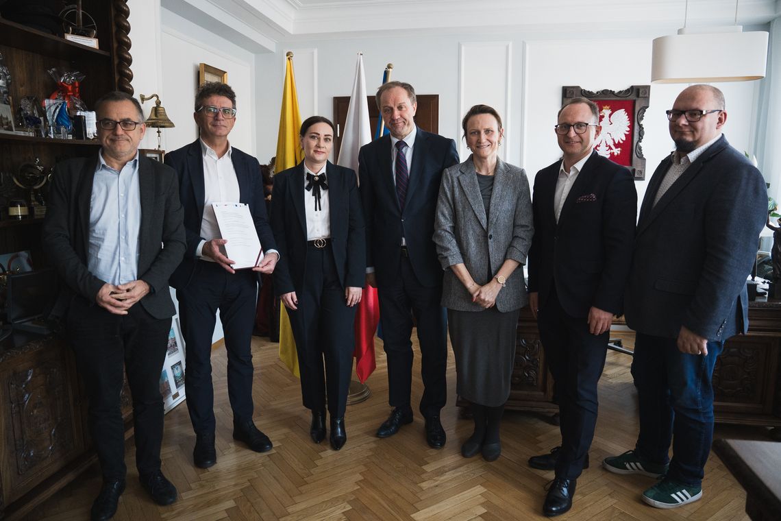 馃帶Pos艂uchaj: Malbork otrzyma ponad 13 mln. dofinansowania na Gminny Program Rewitalizacji. 馃帶Pos艂uchaj: Malbork otrzyma ponad 13 mln. dofinansowania na Gminny Program Rewitalizacji.