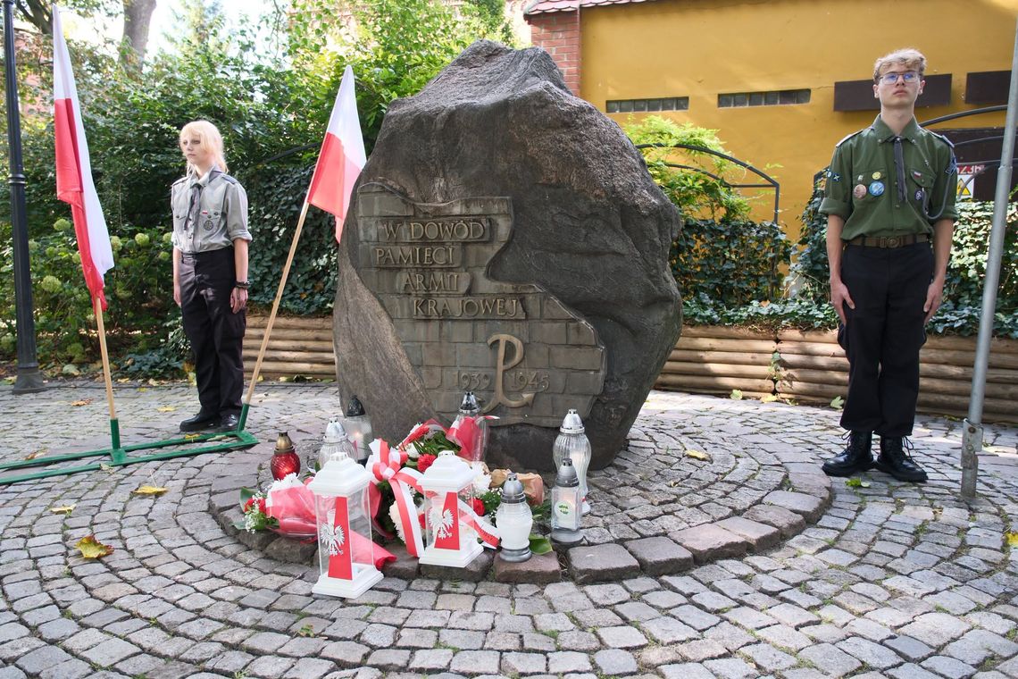 馃帶Pos艂uchaj: Malbork uczci艂 Dzie艅 Polskiego Pa艅stwa Podziemnego. 馃帶Pos艂uchaj: Malbork uczci艂 Dzie艅 Polskiego Pa艅stwa Podziemnego.