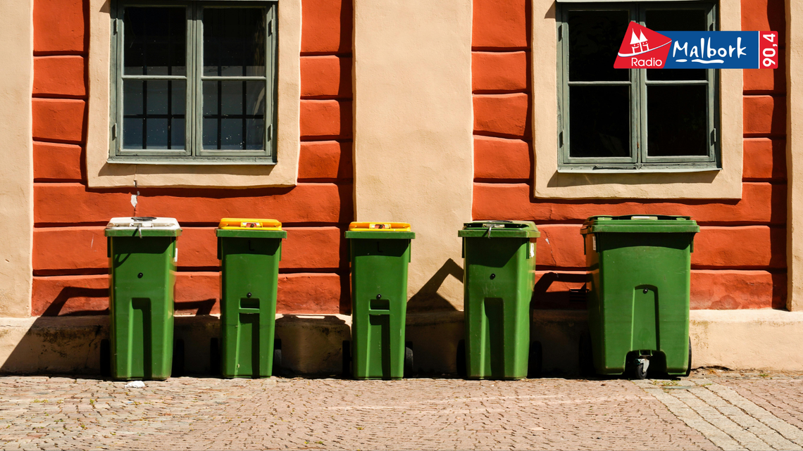 🎧Posłuchaj: Od 1 stycznia 2026 wyższe opłaty za śmieci w Malborku. Miasto podaje nowe stawki.