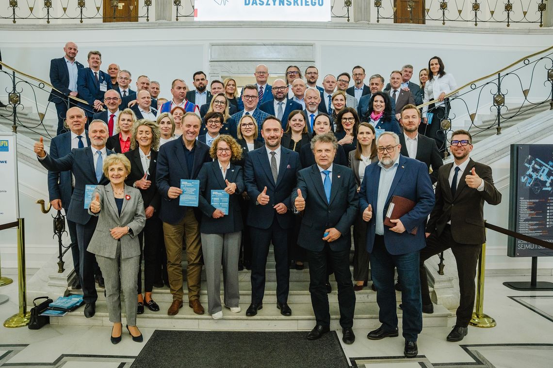 🎧Posłuchaj: Pierwsze czytanie ustawy metropolitalnej dla Pomorza. Silny głos samorządów w Sejmie.