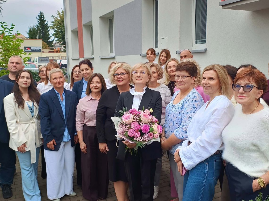 🎧Posłuchaj:  Po 46 latach pracy odchodzi na emeryturę. Elżbieta Zybko żegna się z malborskim sanepidem.