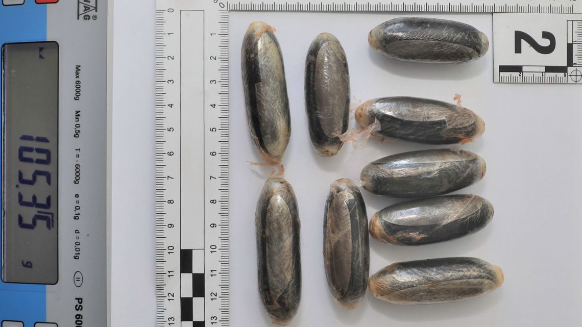 🎧Posłuchaj: Pomorska KAS zatrzymała 89 kapsułek z kokainą.