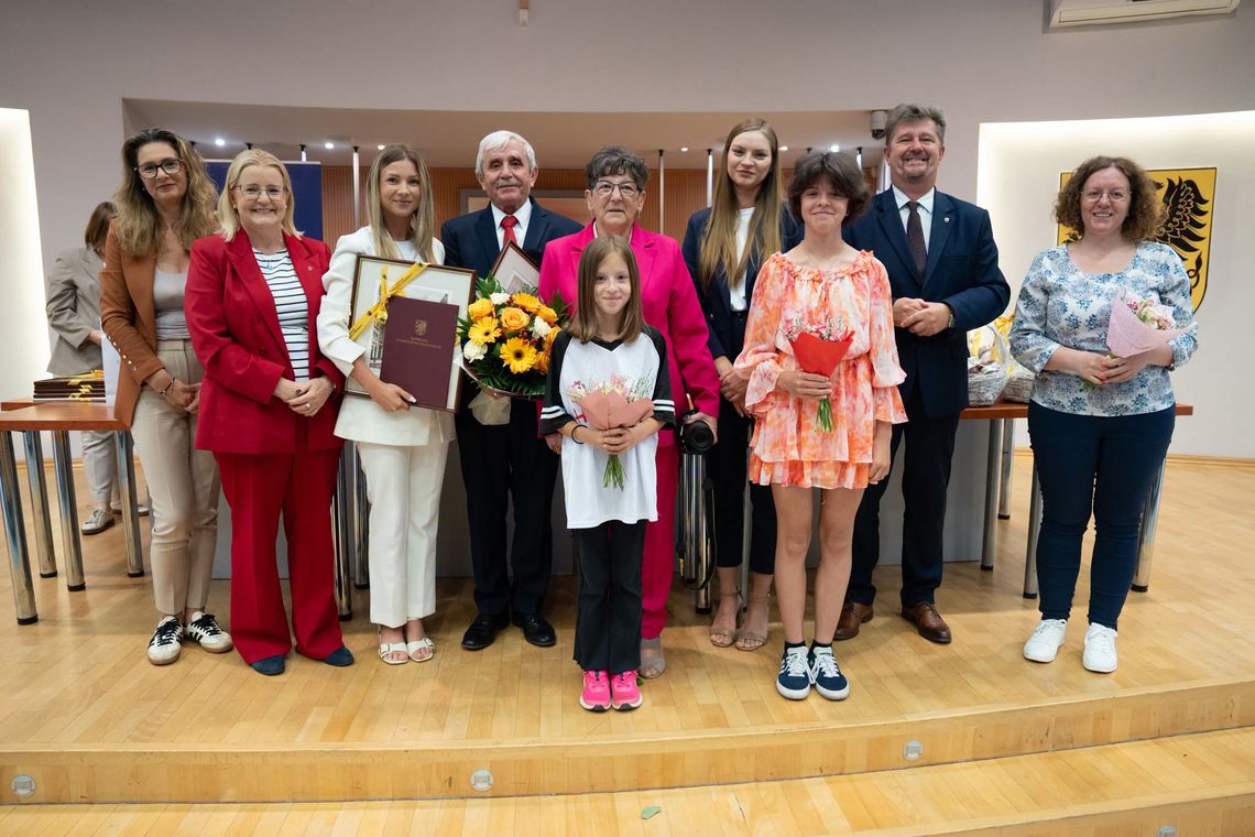 🎧Posłuchaj: Pomorskie dla Seniorów. Malborscy laureaci w gronie wyróżnionych przez Marszałka Województwa Pomorskiego. 🎧Posłuchaj: Pomorskie dla Seniorów. Malborscy laureaci w gronie wyróżnionych przez Marszałka Województwa Pomorskiego.
