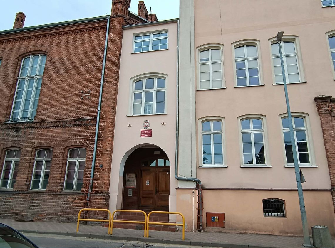 🎧Posłuchaj: Kuratorium wykazało nieprawidłowości w I Liceum Ogólnokształcącym w Malborku.