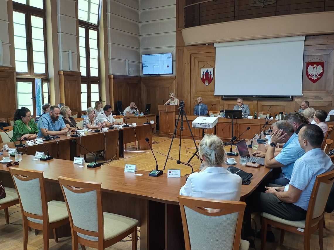 🎧Posłuchaj: Rada Miasta Malborka jednogłośnie przyjęła uchwały dotyczące planowania przestrzennego. 🎧Posłuchaj: Rada Miasta Malborka jednogłośnie przyjęła uchwały dotyczące planowania przestrzennego.