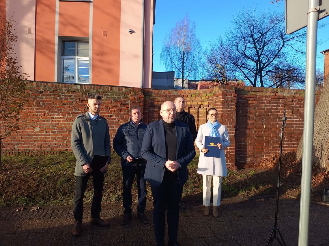 🎧Posłuchaj: Stan polskiej służby zdrowia oczami polityków Konfederacji. 🎧Posłuchaj: Stan polskiej służby zdrowia oczami polityków Konfederacji.