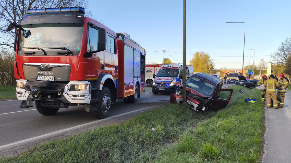 🎧Posłuchaj: Tragiczny wypadek na DK55. Nie żyje 56-letni kierowca.