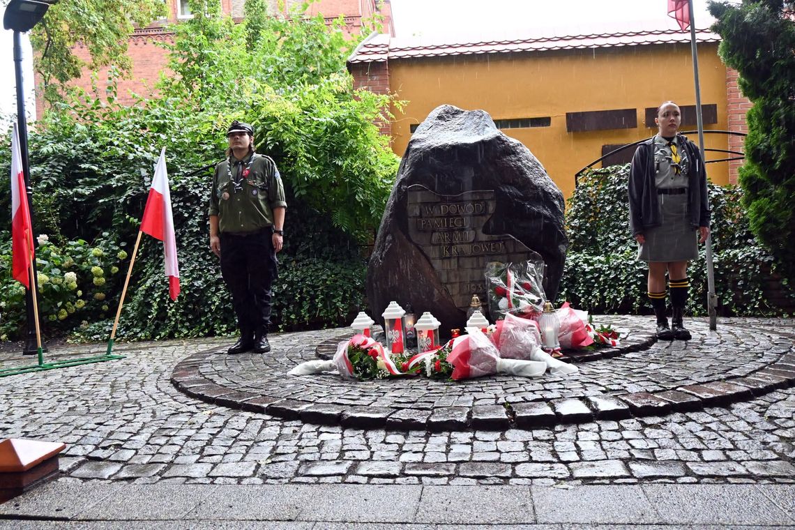 🎧Posłuchaj: W 82. rocznicę wybuchu Powstania Warszawskiego Malbork oddał hołd bohaterom. 🎧Posłuchaj: W 82. rocznicę wybuchu Powstania Warszawskiego Malbork oddał hołd bohaterom.