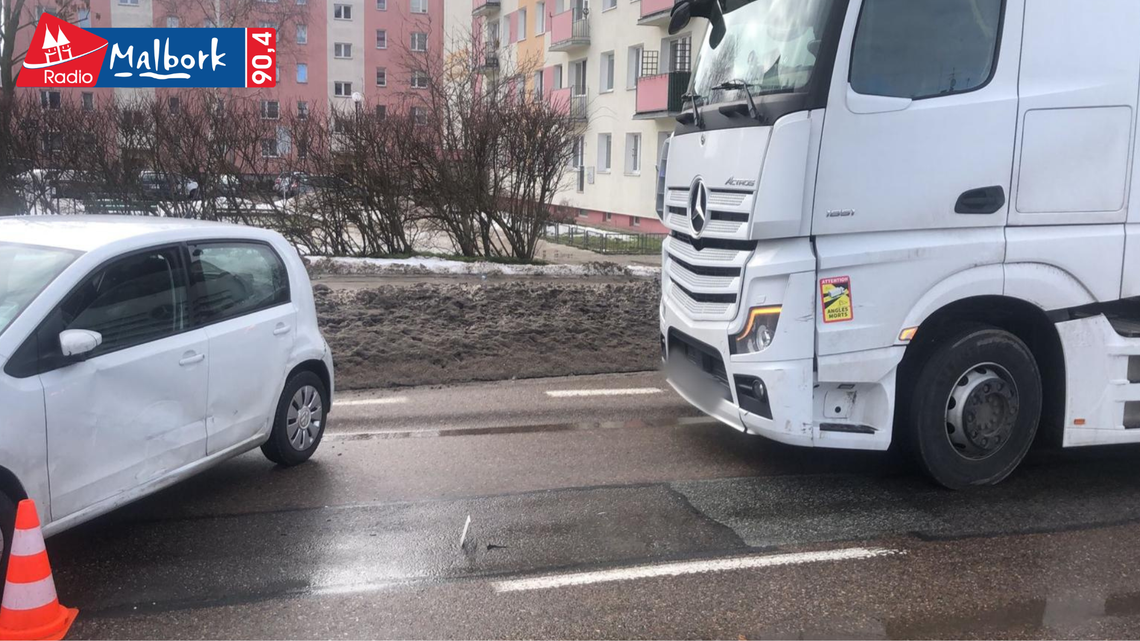 🎧Posłuchaj: Zderzenie na Al. Rodła. Jedna osoba trafiła do szpitala. 🎧Posłuchaj: Zderzenie na Al. Rodła. Jedna osoba trafiła do szpitala.