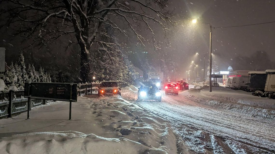 🎧Posłuchaj: Zimowe utrudnienia pod lupą. Co na to ZGKiM i jak miasto radzi sobie ze śniegiem?