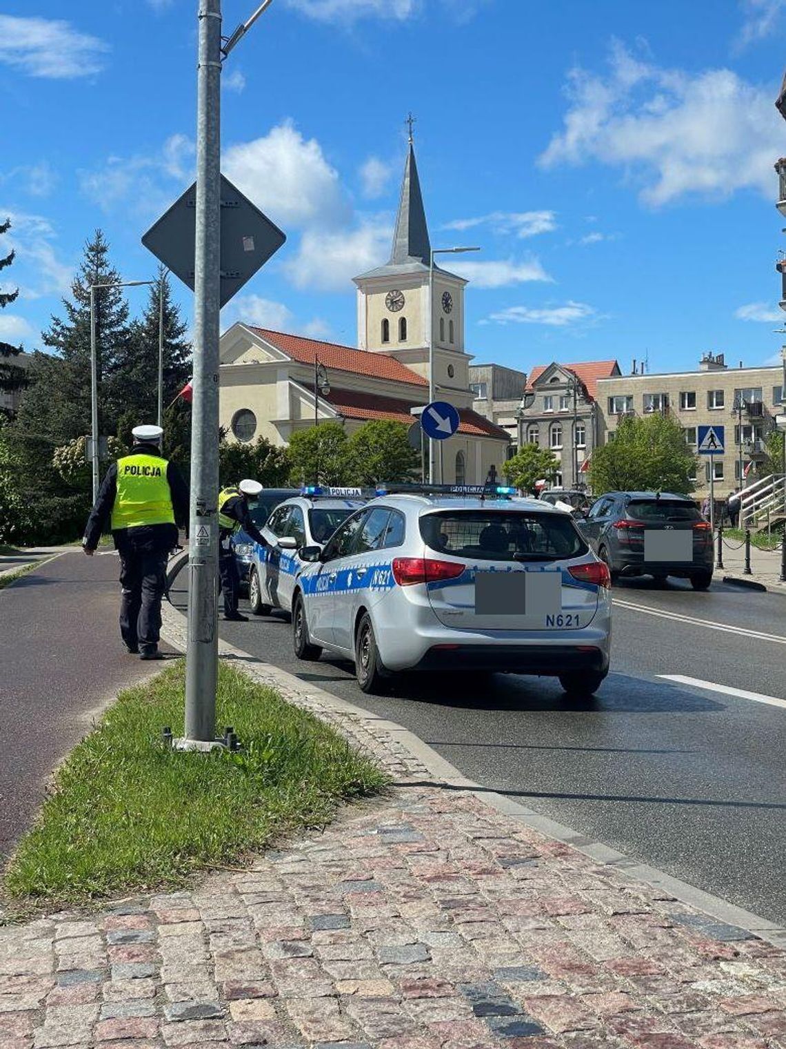Potrącenie pieszego na przejściu. Sztumscy policjanci apelują o zachowanie większej ostrożności na drogach.
