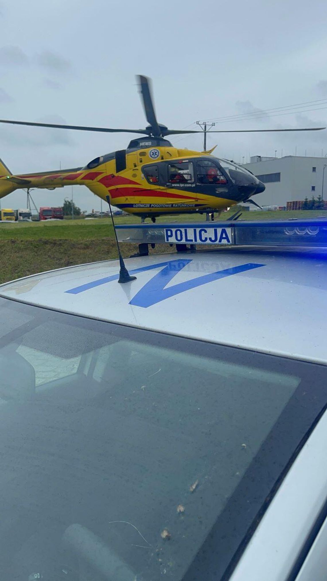 Potrącenie pieszych stojących na poboczu. Sztumska policja apeluje o rozwagę na drodze.
