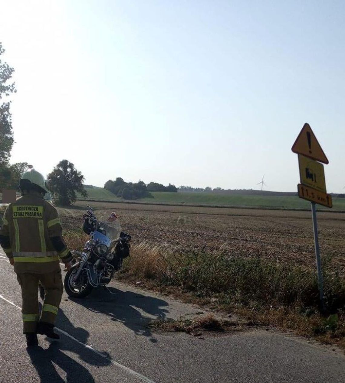 Powiat sztumski. Jazdę motocyklem zakończyli na znaku drogowym.