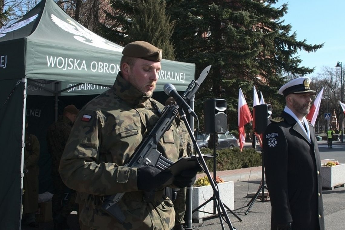 "...przysięgam służyć wiernie Rzeczypospolitej Polskiej". Przysięga wojskowa w Malborku