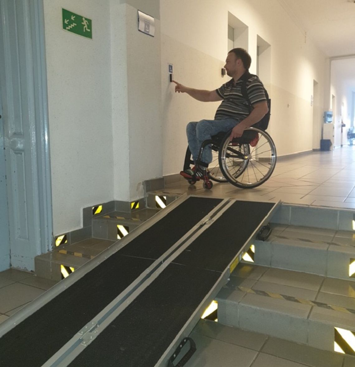 Rampa dla osób niepełnosprawnych pojawiła się w Starostwie Powiatowym w Malborku