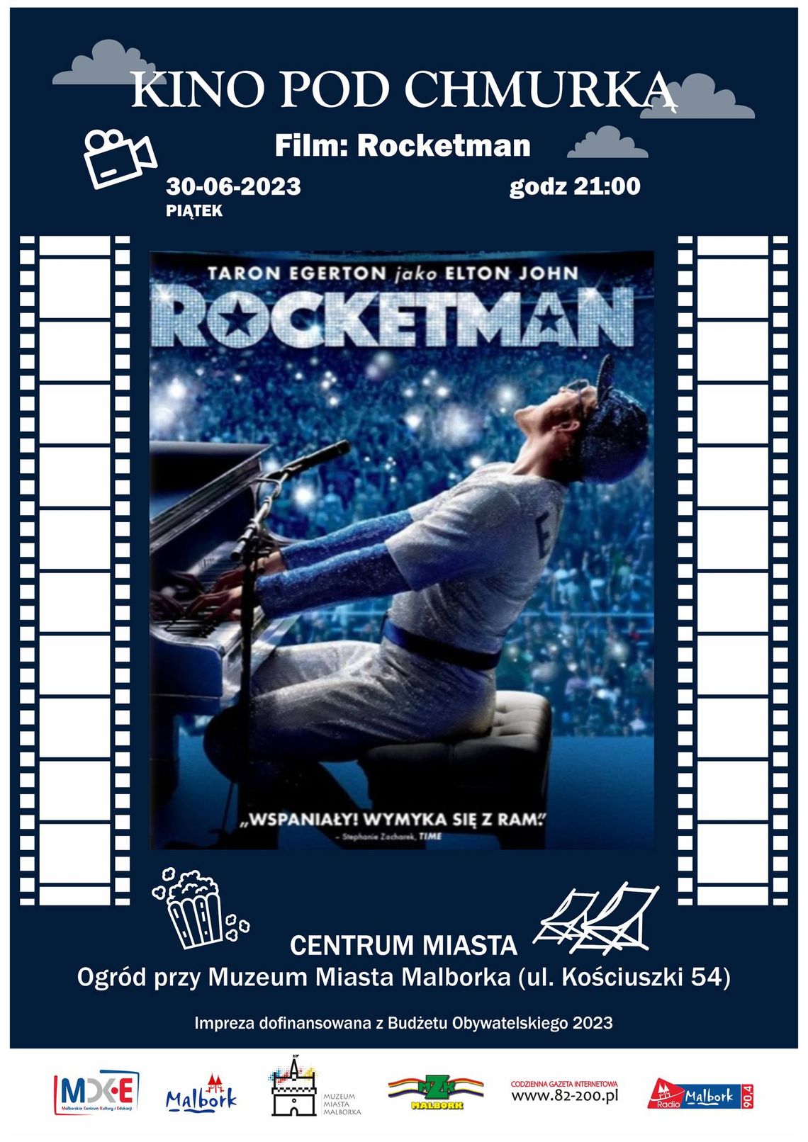 Seans filmu "Rocketman" w ramach plenerowego kina letniego w Malborku.