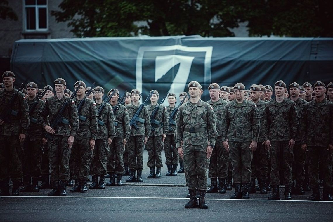 Smętowo Graniczne. Naziemny Zespół Poszukiwawczo-Ratowniczy 7PBOT zaangażowany w działania poszukiwawcze po rozbiciu prywatnego śmigłowca.