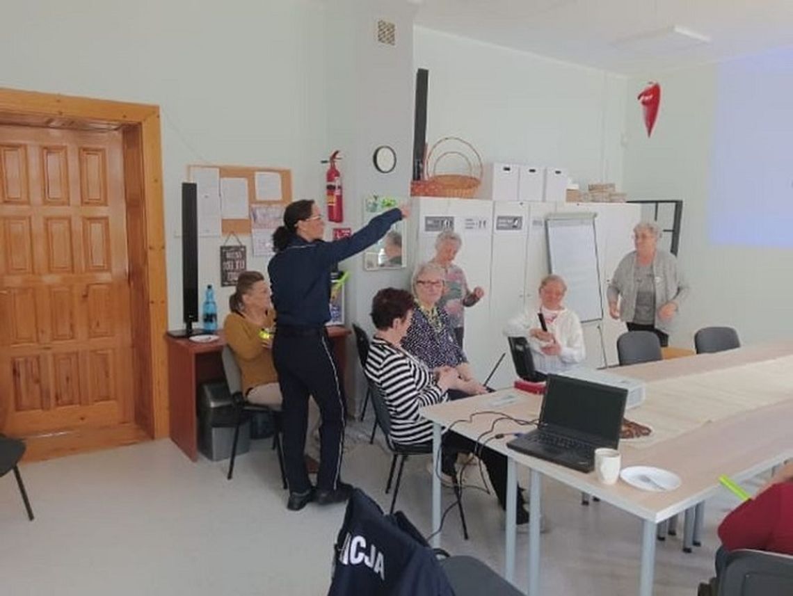 Spotkanie malborskich policjantów z seniorami