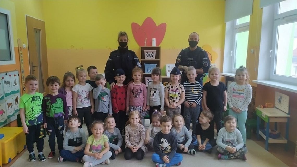 Spotkanie policjantów ze sztumskimi przedszkolakami.