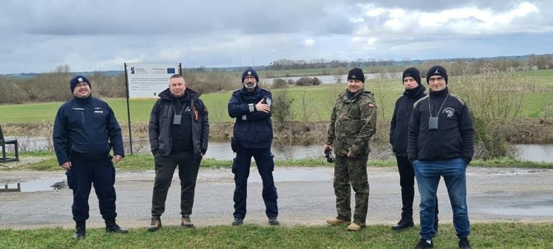 Sztumscy dzielnicowi prowadzili działania ze  Społeczną Strażą Rybacką