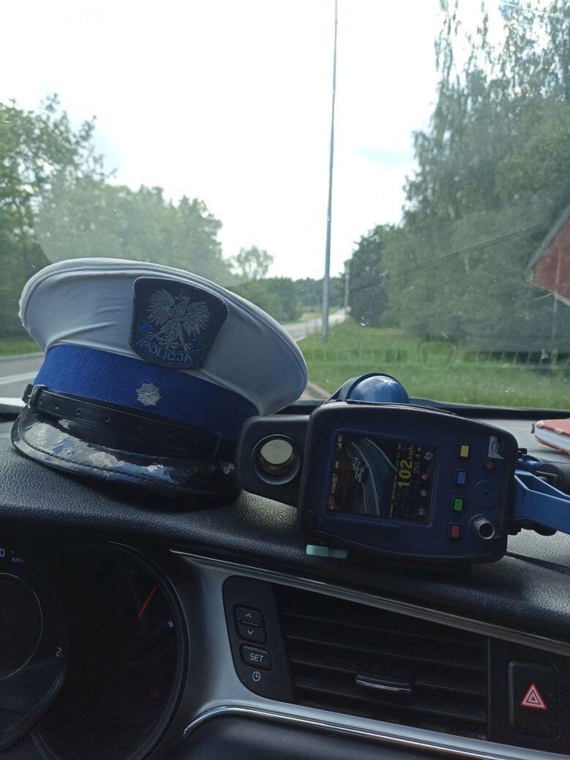 Sztumscy policjanci przypominają - przekroczenie prędkości w terenie zabudowanym o 50 km/h to prosty sposób do utraty prawa jazdy.