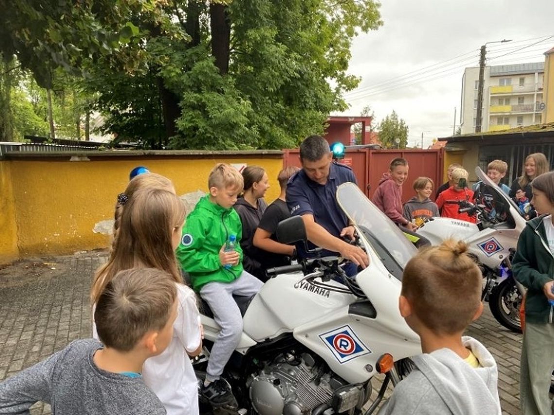 Sztumską komendę odwiedzili uczniowie  Szkoły Podstawowej nr 1.