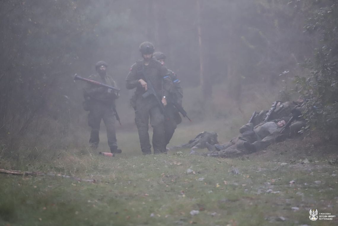 Terytorialsi zgrywali się w boju na tczewskim poligonie. Terytorialsi zgrywali się w boju na tczewskim poligonie.