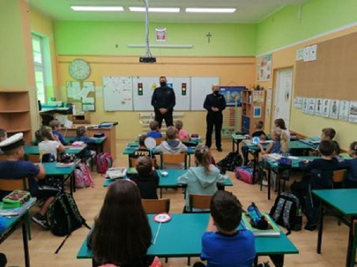 „Uczę się bezpieczeństwa” - spotkanie malborskich policjantów z uczniami SP nr 2