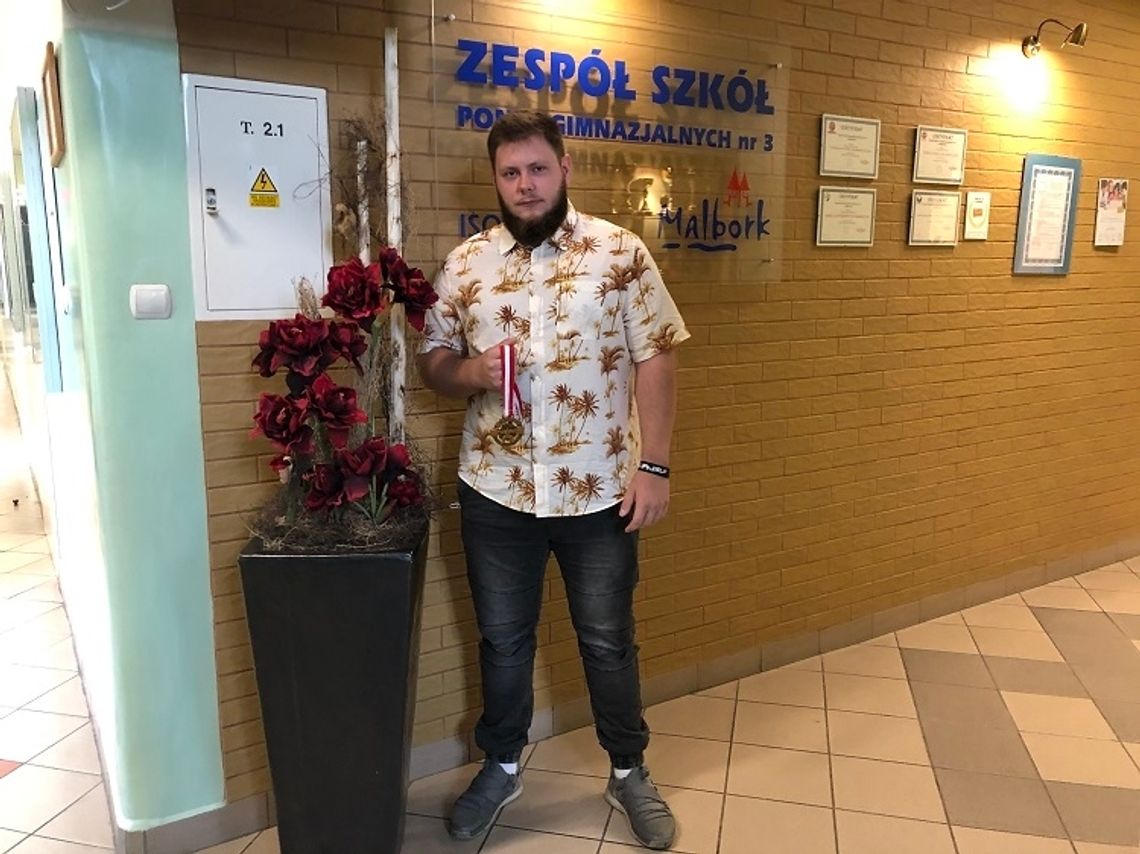 Uczeń ZSP nr 3 w Malborku Mistrzem Polski w trójboju siłowym