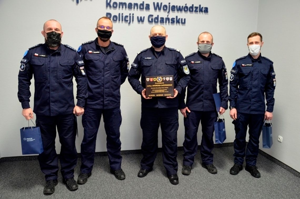 Uczestnicy XXXII Rotacji Jednostki Specjalnej Polskiej Policji w Kosowie z wizytą u Komendanta Wojewódzkiego Policji w Gdańsku.