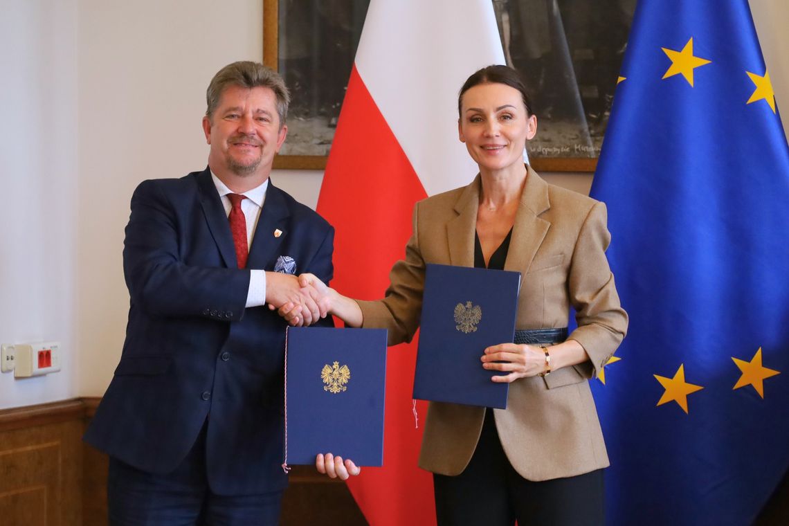 Umowa o dofinansowanie na utworzenie Klubu Seniora w Malborku podpisana.