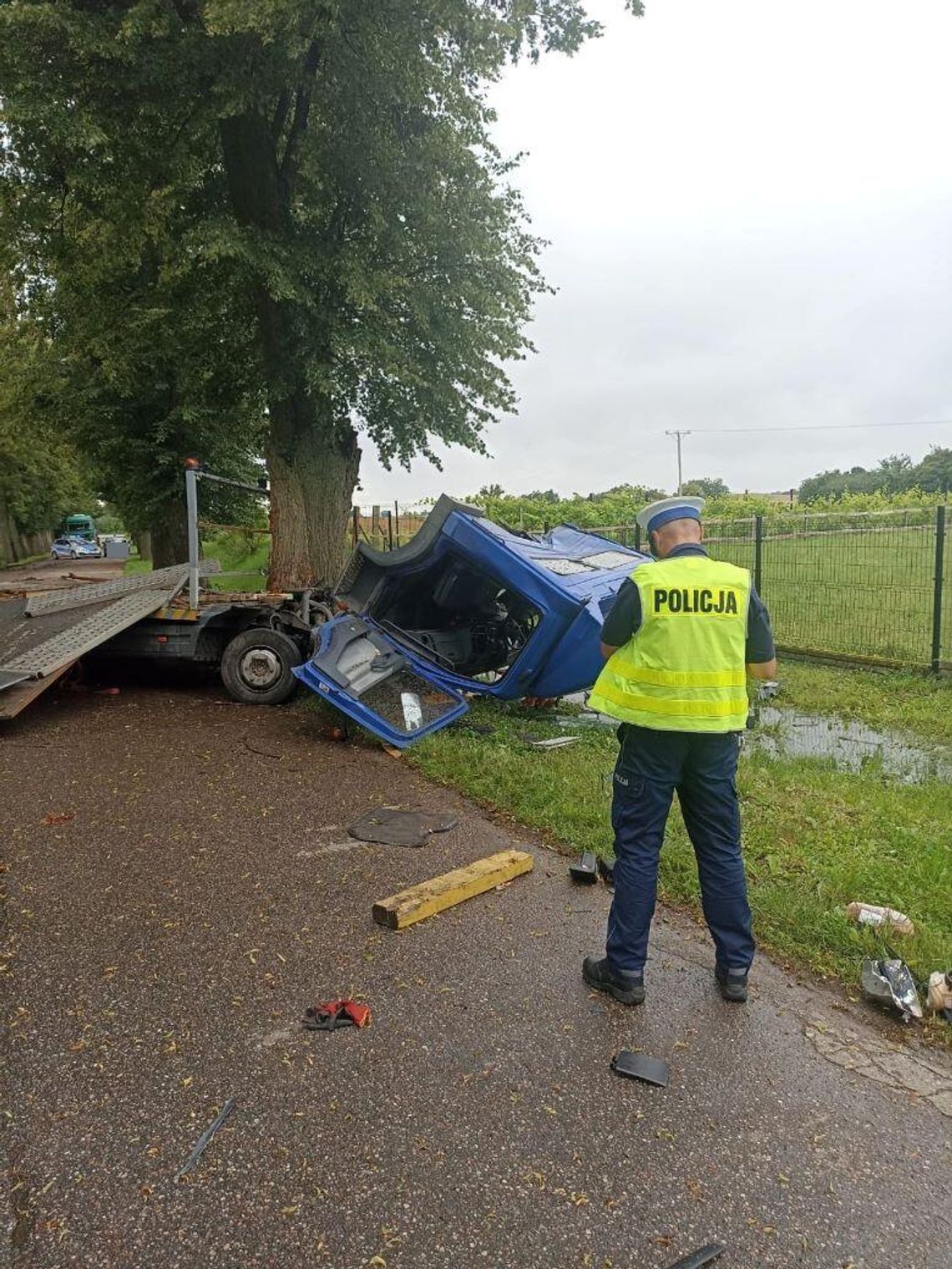Wypadek w miejscowości Minięta. Policjanci apelują o ostrożność na drodze.