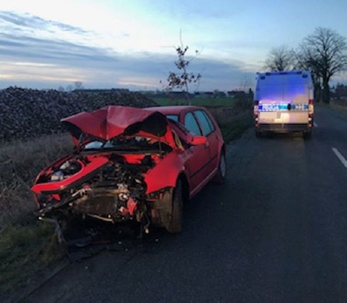 Wypadek w pobliżu Miłoradza. Policja apeluje o ostrożność