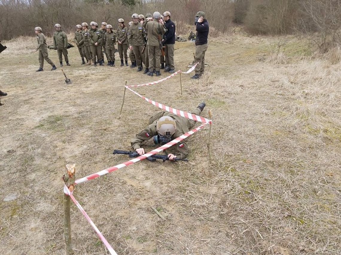 Zajęcia klasy III OPW z Zespołu Szkół Technicznych w 22. Bazie Lotnictwa Taktycznego w Malborku